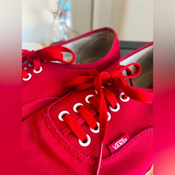 Vans - Picture 2 of 6